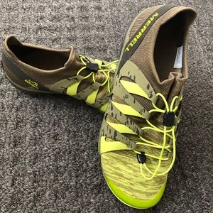 Men’s 10.5 Merrell Trail Glove Lime punch